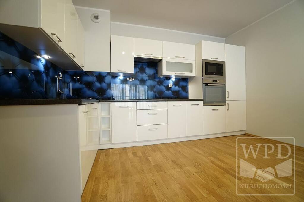 Big Apartment - Old Town - 3 Rooms - Private Parking Wrocław Exteriör bild