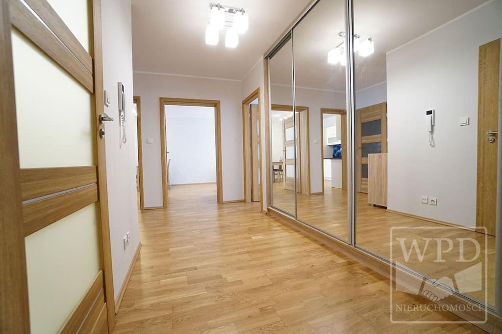Big Apartment - Old Town - 3 Rooms - Private Parking Wrocław Exteriör bild
